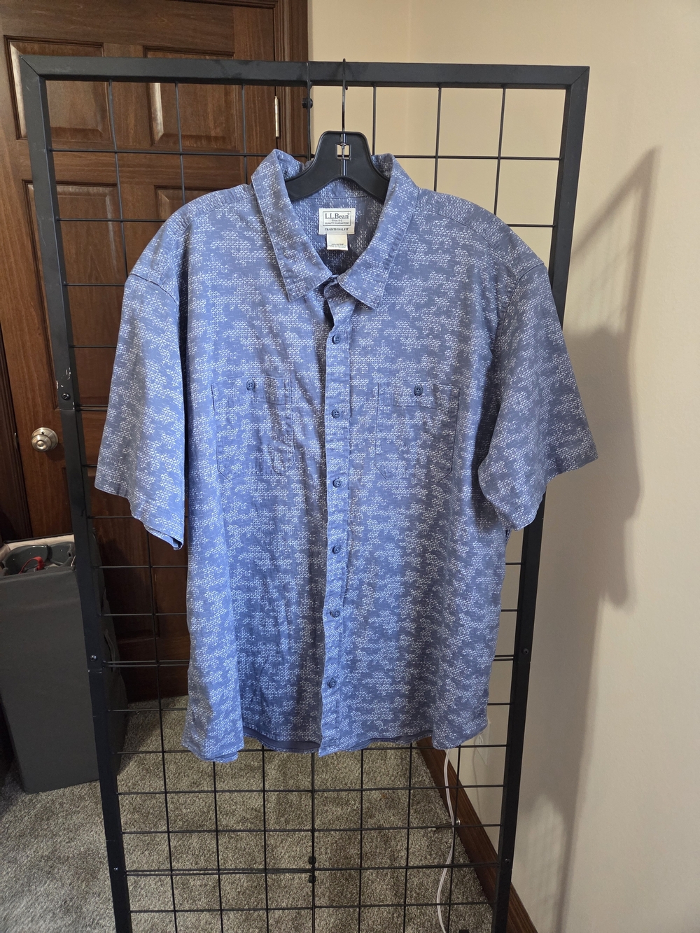 L.L. Bean Men's Blue Short-Sleeve Button-Up Shirt, Size XL, Excellent Condition